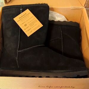 Bearpaw Women's Size 11 Black Boots NWT/Box